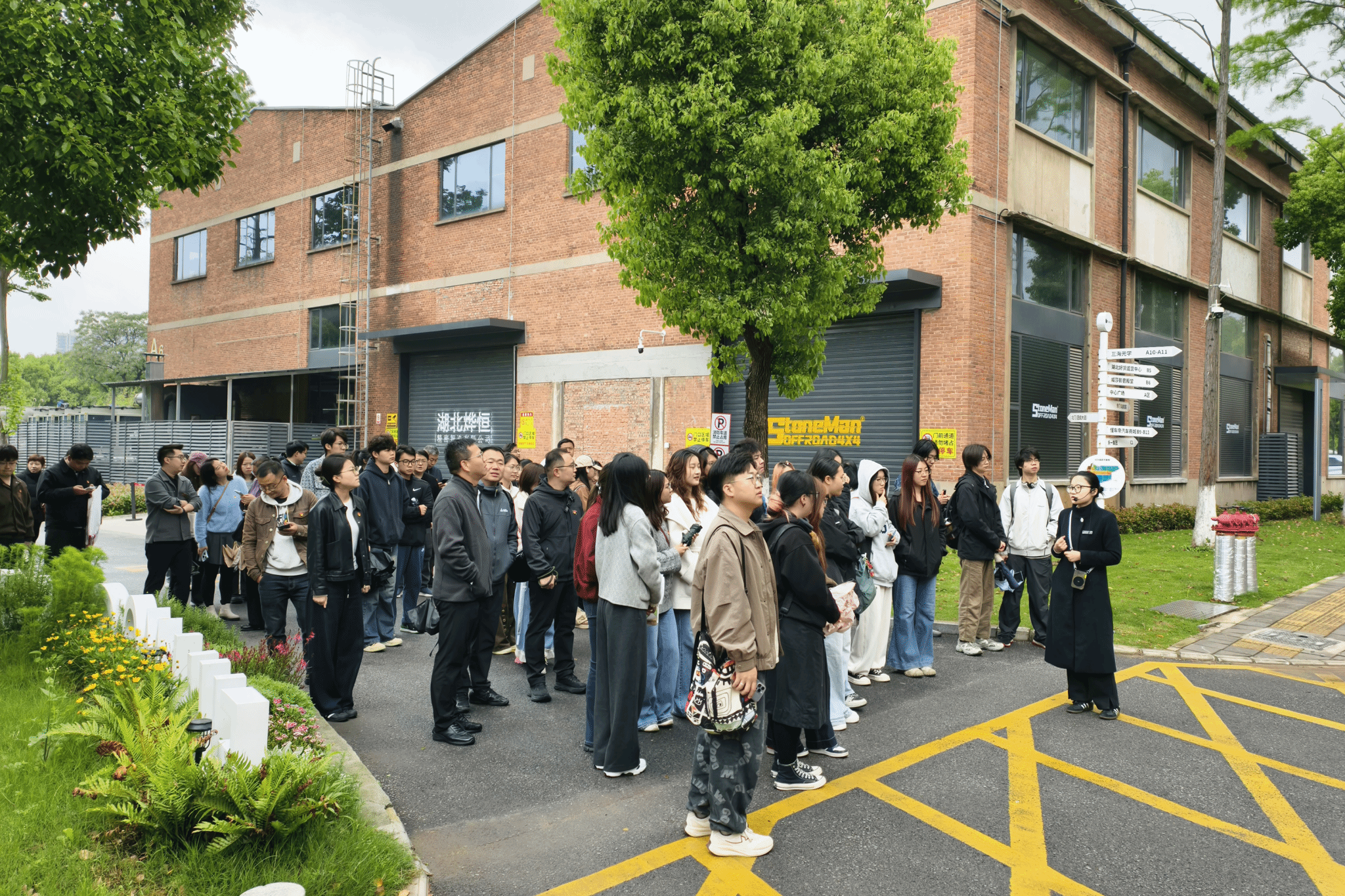 党建引领 产教融合-williamhill英国环境设计系师生党支部与中南建筑设计院开展党建联学联建活动